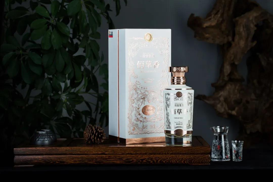 【微酒独家】位列老八大名酒,一度与茅台齐名,董酒“云上”解密董酒!